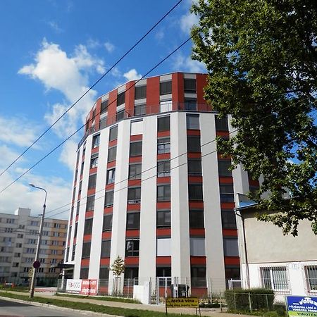 Ubytovaci Zarizeni Koleje Pedagog Ческе-Будеёвице Экстерьер фото