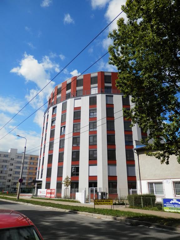 Ubytovaci Zarizeni Koleje Pedagog Ческе-Будеёвице Экстерьер фото