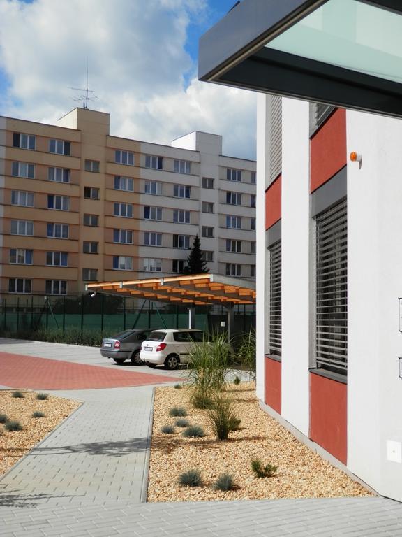Ubytovaci Zarizeni Koleje Pedagog Ческе-Будеёвице Экстерьер фото